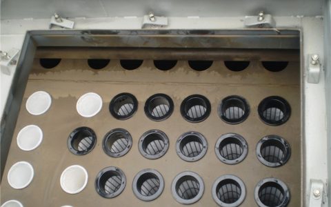 设计袋式除尘器从以下四点入手